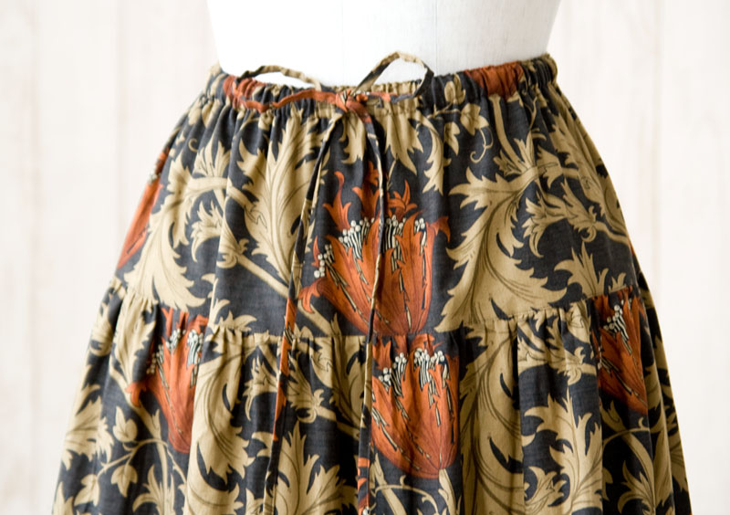 moda Japan ウィリアム・モリス アネモネ 仕立て Ａライン ５段ティアードスカート